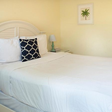 Atlantic Hideaway Hotel Delray Beach Room photo